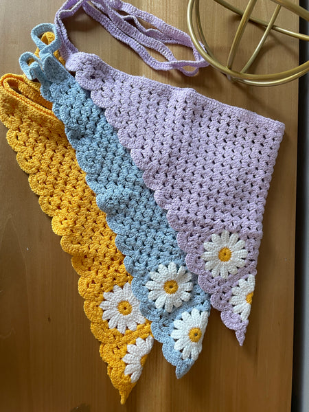 Crochet Daisy Bandanna