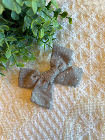 Brownish Grey Crosses Bow Knot