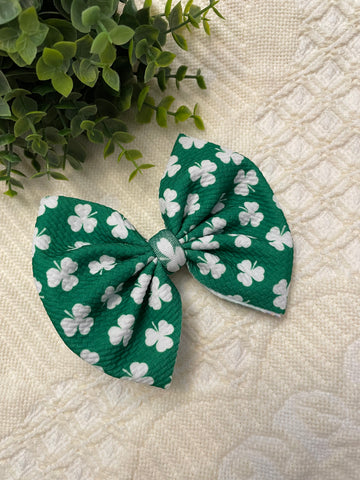 Emerald with White Shamrocks